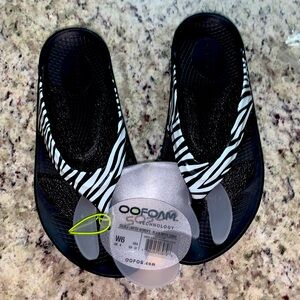 OOFOS sandals womens size 6